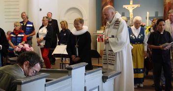 Bischöfin Kirsten Fehrs und Pater Martin Löwenstein beim Gottesdienst - Copyright: Riedel/Duckdalben