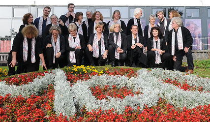 Haselauer Kantorei beim Royal National MOD - Copyright: Handrief Kimstädt / Kirchengemeinde Haselau