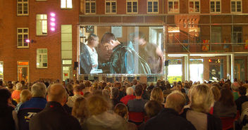 Open-Air-Kino auf dem Alsterdorfer Markt - @ Ev. Stiftung Alsterdorf - Copyright: Ev. Stiftung Alsterdorf