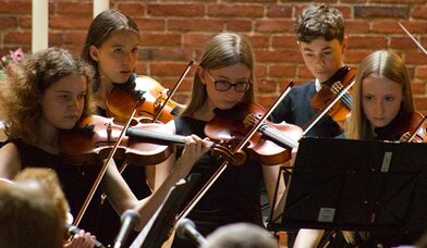 Mitglieder des Schulorchesters des Ludwig-Meyn-Gymnasiums Uetersen - Copyright: Ludwig-Meyn-Gymnasium