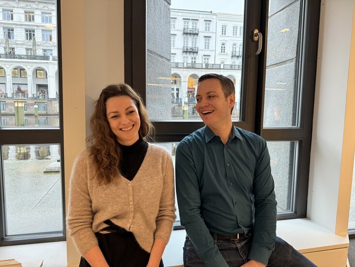 Geschäftsleiter Björn Dobbertin und Teamleiterin Kommunikation & Backoffice Management Christina Bend