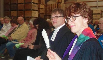 Pastorin Maria von Bar und Pastor Dr. Helmut Nagel - Copyright: Andreas-M. Petersen | Kirchengemeinde Haselau